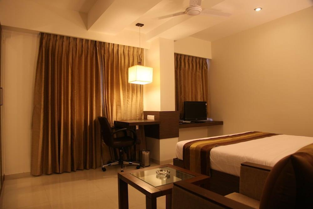 Le Grande Residency -Unmarried Couples Are Not Allowed Ahmedabad Exterior photo