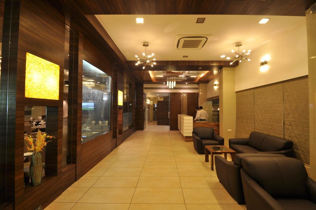 Le Grande Residency -Unmarried Couples Are Not Allowed Ahmedabad Exterior photo