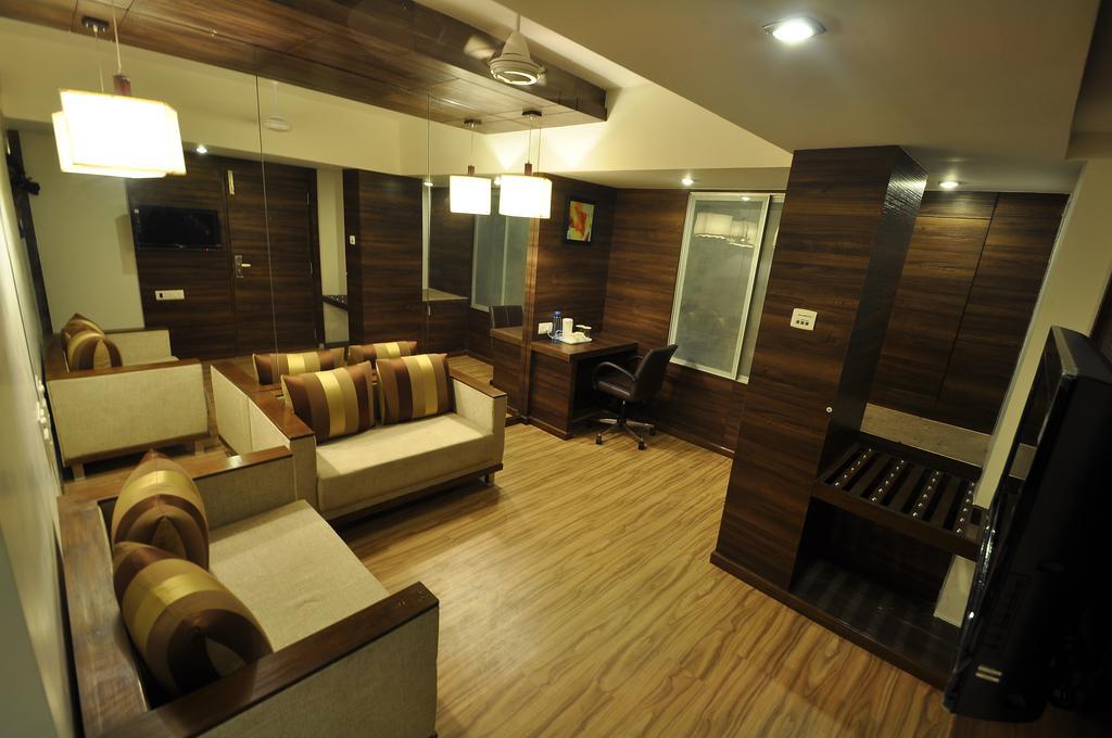 Le Grande Residency -Unmarried Couples Are Not Allowed Ahmedabad Exterior photo