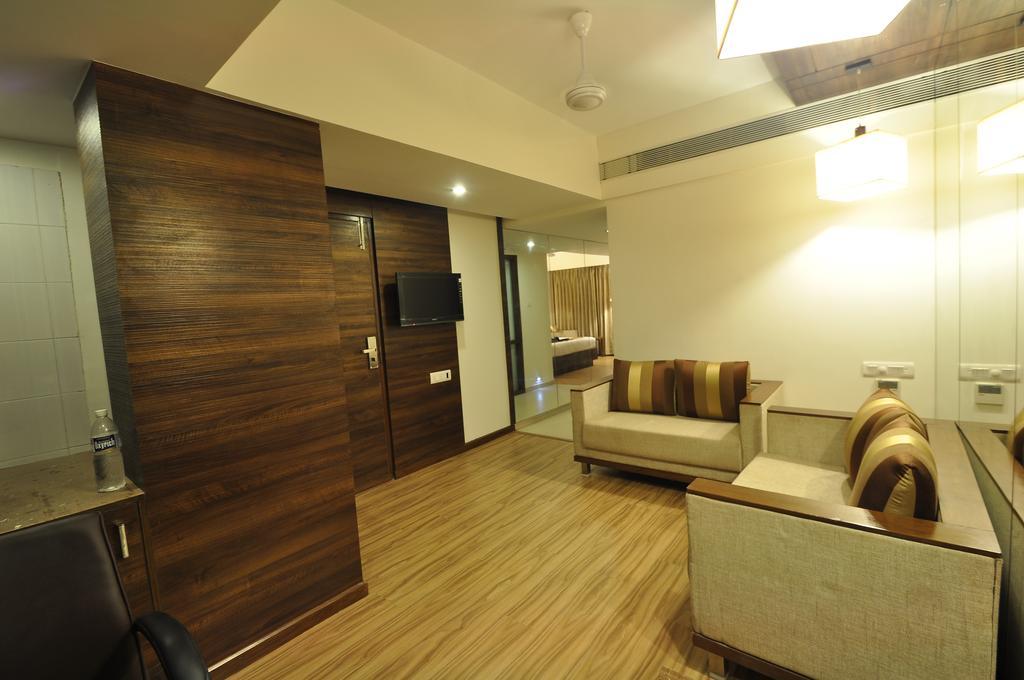Le Grande Residency -Unmarried Couples Are Not Allowed Ahmedabad Exterior photo