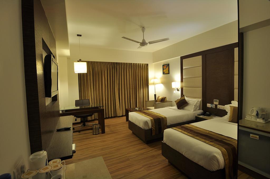 Le Grande Residency -Unmarried Couples Are Not Allowed Ahmedabad Exterior photo