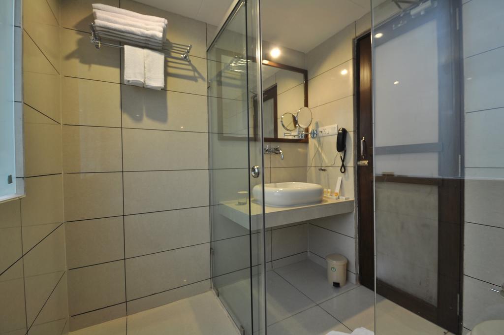 Le Grande Residency -Unmarried Couples Are Not Allowed Ahmedabad Exterior photo