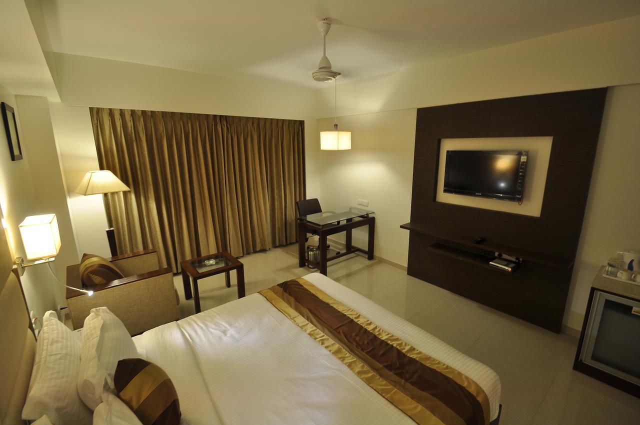 Le Grande Residency -Unmarried Couples Are Not Allowed Ahmedabad Exterior photo